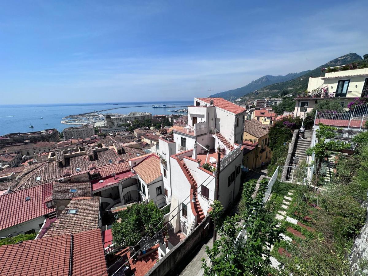 Casa "Positano" Da Ely - Salerno Centro Con Self Check-In Apartamento Exterior foto